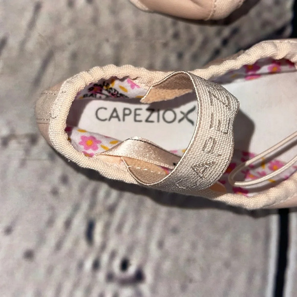Capezio ballet slippers toddler size 9.5 - Picture 5 of 5